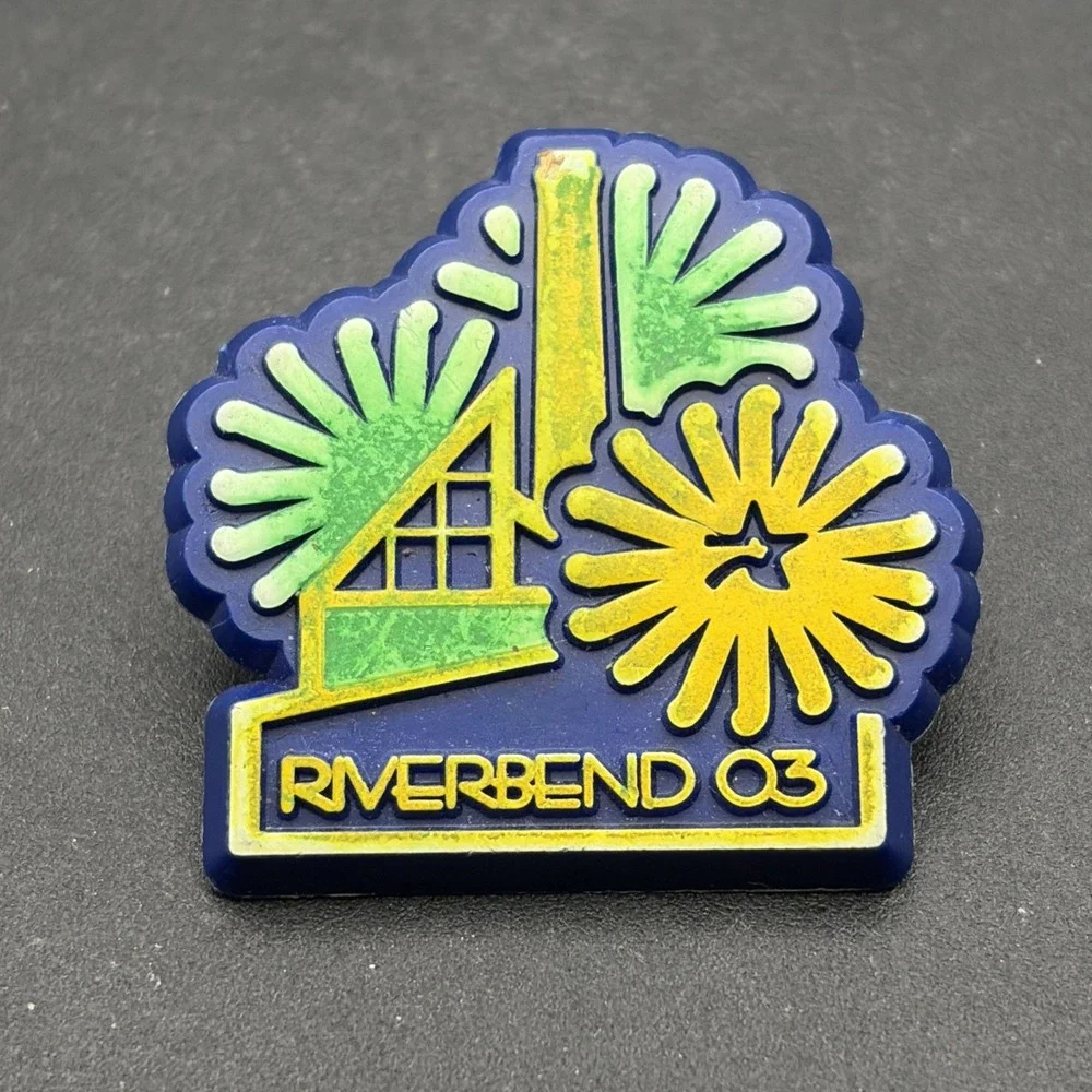 Riverbend Music Festival Chattanooga Tennessee 2003 Plastic‎ Lapel Hat Pin